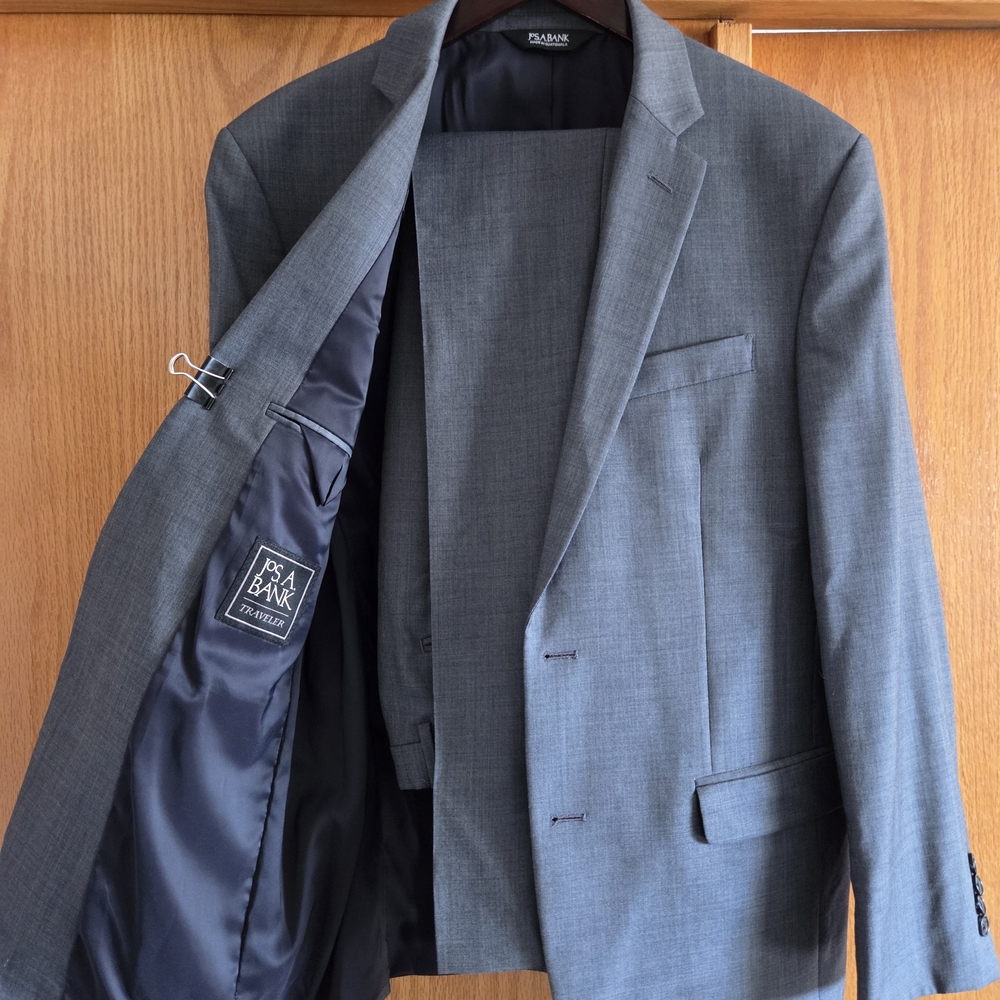 Jos. A. Bank Gray‎ Men's Two-Piece Suit Jacket with Navy Lining